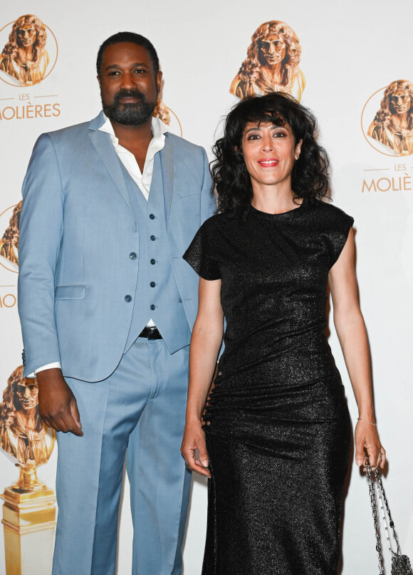 Daniel Njo Lobé, Naidra Ayadi au photocall de la 33ème cérémonie des Molière aux Folies Bergère à Paris le 30 mai 2022. © Coadic Guirec / Bestimage 