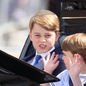 Le prince George, le prince Louis et la princesse Charlotte lors de la parade Trooping the Colour, le jeudi 2 juin 2022 à Londres, pour lancer le jubilé de platine de la reineE Elizabeth II