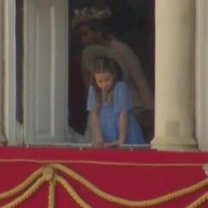 La princesse Charlotte se montre au balcon de Buckingham Palace, le jeudi 2 juin 2022 lors de la parade Trooping the Colours