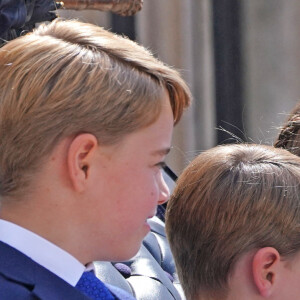 Le prince George, le prince Louis et la princesse Charlotte - Les membres de la famille royale lors de la parade militaire "Trooping the Colour" dans le cadre de la célébration du jubilé de platine (70 ans de règne) de la reine Elizabeth II à Londres, le 2 juin 2022.