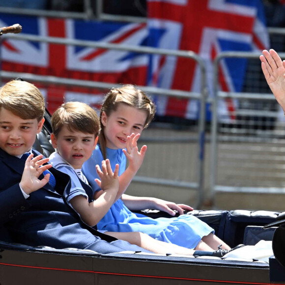 Catherine Kate Middleton, duchesse de Cambridge, La princesse Charlotte, le prince George, le prince Louis - Les membres de la famille royale lors de la parade militaire "Trooping the Colour" dans le cadre de la célébration du jubilé de platine (70 ans de règne) de la reine Elizabeth II à Londres, le 2 juin 2022.