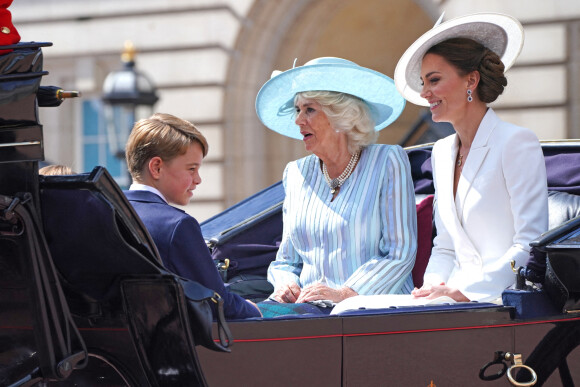 Le prince George, Camilla Parker Bowles, duchesse de Cornouailles, Catherine Kate Middleton, duchesse de Cambridge - Les membres de la famille royale lors de la parade militaire "Trooping the Colour" dans le cadre de la célébration du jubilé de platine (70 ans de règne) de la reine Elizabeth II à Londres, le 2 juin 2022.