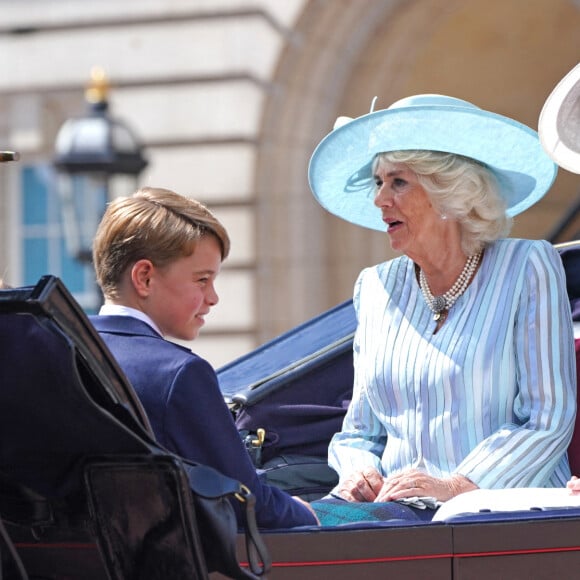 Le prince George, Camilla Parker Bowles, duchesse de Cornouailles, Catherine Kate Middleton, duchesse de Cambridge - Les membres de la famille royale lors de la parade militaire "Trooping the Colour" dans le cadre de la célébration du jubilé de platine (70 ans de règne) de la reine Elizabeth II à Londres, le 2 juin 2022.