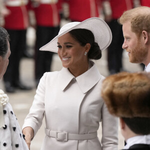 Le prince Harry, duc de Sussex, et Meghan Markle, duchesse de Sussex - Les membres de la famille royale et les invités lors de la messe célébrée à la cathédrale Saint-Paul de Londres, dans le cadre du jubilé de platine (70 ans de règne) de la reine Elisabeth II d'Angleterre. Londres