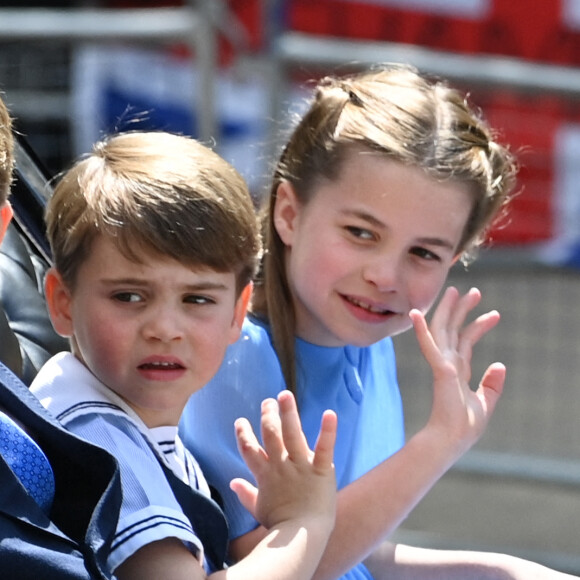 Le prince Louis et la princesse Charlotte - Les membres de la famille royale lors de la parade militaire "Trooping the Colour" dans le cadre de la célébration du jubilé de platine (70 ans de règne) de la reine Elizabeth II à Londres