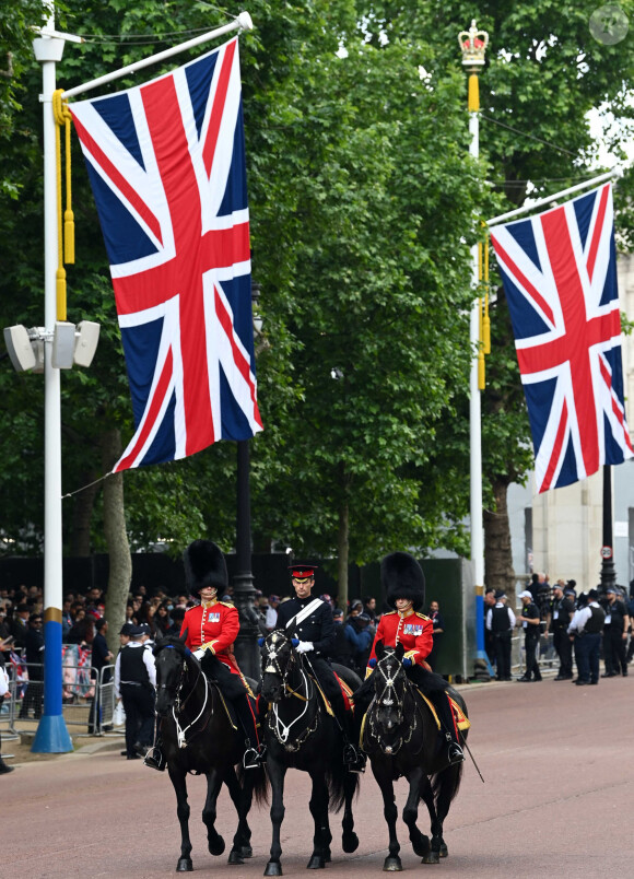 Illustration - Les membres de la famille royale lors de la parade militaire "Trooping the Colour" dans le cadre de la célébration du jubilé de platine (70 ans de règne) de la reine Elizabeth II à Londres, le 2 juin 2022.
