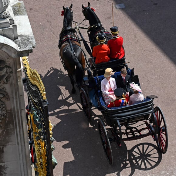 Illustrations de la parade militaire "Trooping the Colour" dans le cadre de la célébration du jubilé de platine (70 ans de règne) de la reine Elizabeth II à Londres, le 2 juin 2022.