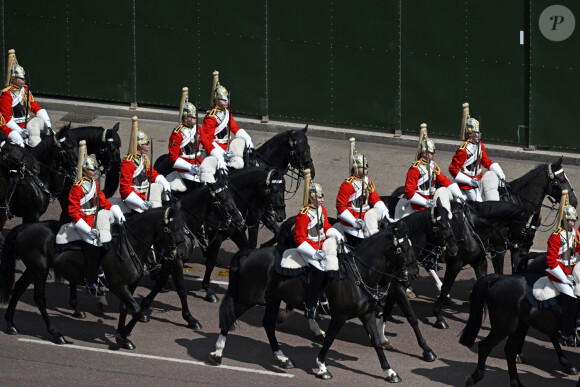 Illustrations de la parade militaire "Trooping the Colour" dans le cadre de la célébration du jubilé de platine (70 ans de règne) de la reine Elizabeth II à Londres, le 2 juin 2022.