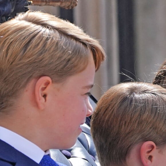 Le prince George, le prince Louis et la princesse Charlotte - Les membres de la famille royale lors de la parade militaire "Trooping the Colour" dans le cadre de la célébration du jubilé de platine (70 ans de règne) de la reine Elizabeth II à Londres, le 2 juin 2022.