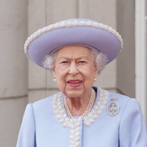 La famille royale au balcon lors de la parade militaire "Trooping the Colour" dans le cadre de la célébration du jubilé de platine de la reine Elizabeth II à Londres le 2 juin 2022.