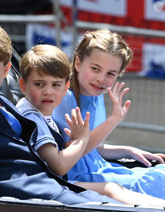 Le prince Louis et la princesse Charlotte - Les membres de la famille royale lors de la parade militaire "Trooping the Colour" dans le cadre de la célébration du jubilé de platine (70 ans de règne) de la reine Elizabeth II à Londres, le 2 juin 2022.