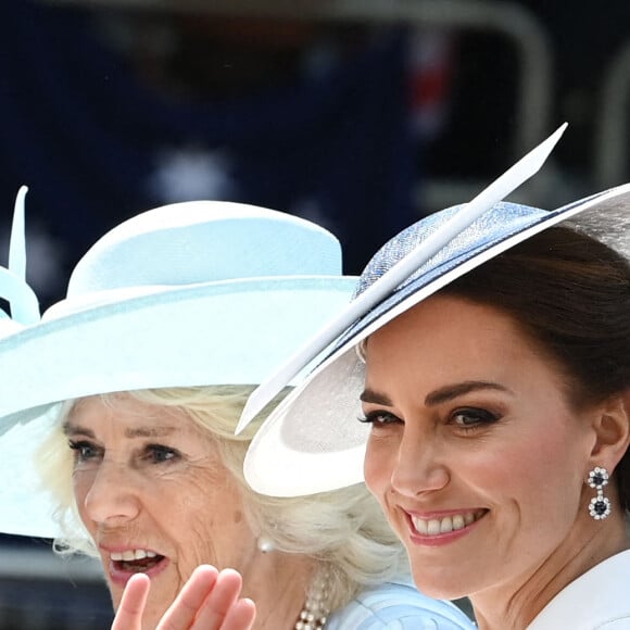 Catherine Kate Middleton, duchesse de Cambridge, Camilla Parker Bowles, duchesse de Cornouailles - Les membres de la famille royale lors de la parade militaire "Trooping the Colour" dans le cadre de la célébration du jubilé de platine (70 ans de règne) de la reine Elizabeth II à Londres, le 2 juin 2022.