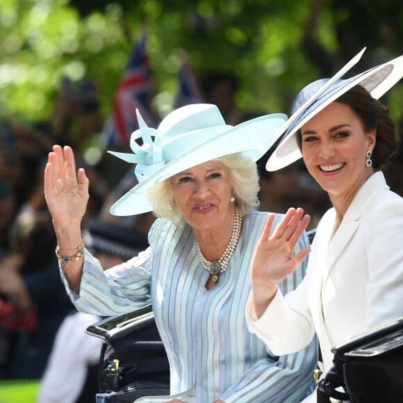 Camilla Parker Bowles, duchesse de Cornouailles, Catherine (Kate) Middleton, duchesse de Cambridge, le prince George de Cambridge - Les membres de la famille royale lors de la parade militaire "Trooping the Colour" dans le cadre de la célébration du jubilé de platine (70 ans de règne) de la reine Elizabeth II à Londres, le 2 juin 2022.