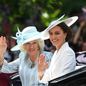 Camilla Parker Bowles, duchesse de Cornouailles, Catherine (Kate) Middleton, duchesse de Cambridge, le prince George de Cambridge - Les membres de la famille royale lors de la parade militaire "Trooping the Colour" dans le cadre de la célébration du jubilé de platine (70 ans de règne) de la reine Elizabeth II à Londres, le 2 juin 2022.