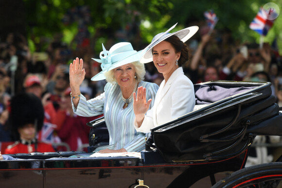 Camilla Parker Bowles, duchesse de Cornouailles, Catherine (Kate) Middleton, duchesse de Cambridge, le prince George de Cambridge - Les membres de la famille royale lors de la parade militaire "Trooping the Colour" dans le cadre de la célébration du jubilé de platine (70 ans de règne) de la reine Elizabeth II à Londres, le 2 juin 2022.