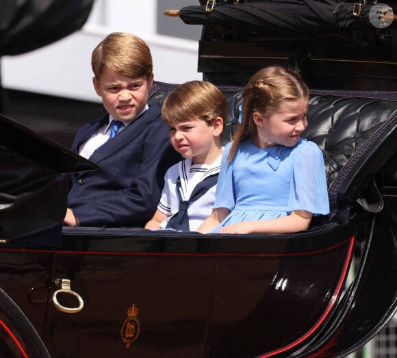 Le prince George, le prince Louis et la princesse Charlotte - Les membres de la famille royale lors de la parade militaire "Trooping the Colour" dans le cadre de la célébration du jubilé de platine (70 ans de règne) de la reine Elizabeth II à Londres, le 2 juin 2022.