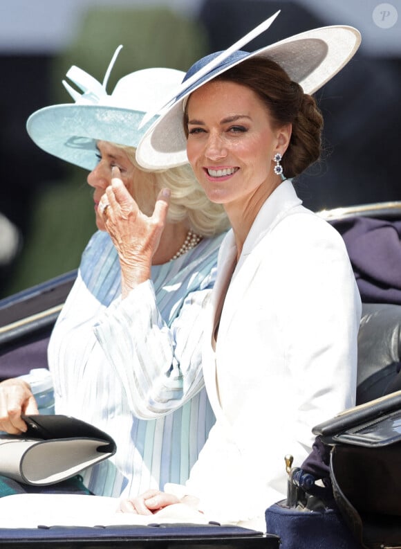 Camilla Parker Bowles, duchesse de Cornouailles, Catherine (Kate) Middleton, duchesse de Cambridge - Les membres de la famille royale lors de la parade militaire "Trooping the Colour" dans le cadre de la célébration du jubilé de platine (70 ans de règne) de la reine Elizabeth II à Londres, le 2 juin 2022.