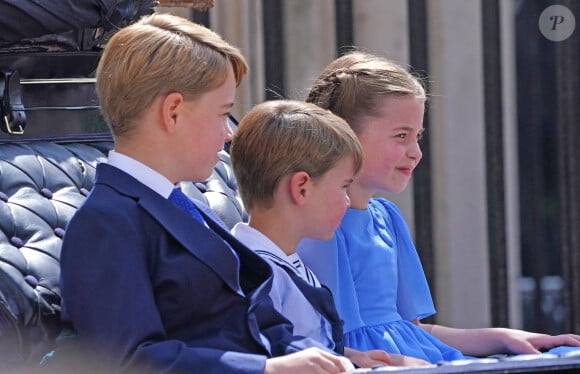 Le prince George, le prince Louis et la princesse Charlotte - Les membres de la famille royale lors de la parade militaire "Trooping the Colour" dans le cadre de la célébration du jubilé de platine (70 ans de règne) de la reine Elizabeth II à Londres, le 2 juin 2022.