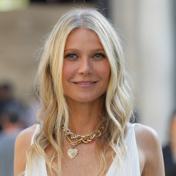 Gwyneth Paltrow arrive au défilé Haute Couture Valentino collection Automne-Hiver à l'hôtel Salomon de Rothschild à Paris, France © Veeren-ClovisBestimage