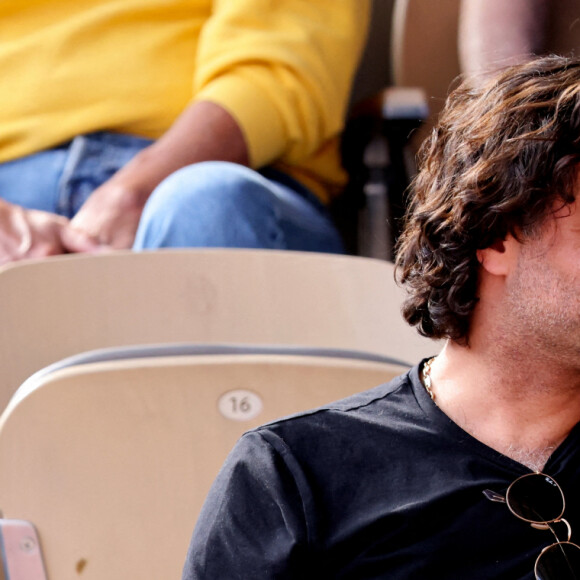 Joyce Jonathan et sa compagnon Martial Paoli - Les célébrités dans les tribunes lors des internationaux de France de Tennis de Roland Garros 2022 à Paris, France, le 2 juin 2022. © Dominique Jacovides/Bestimage