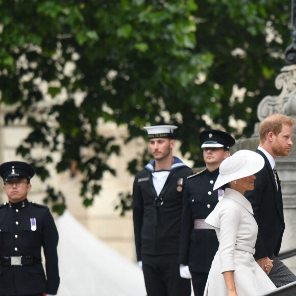 Le prince Harry, duc de Sussex et Meghan Markle, duchesse de Sussex - Les membres de la famille royale et les invités lors de la messe célébrée à la cathédrale Saint-Paul de Londres, dans le cadre du jubilé de platine (70 ans de règne) de la reine Elisabeth II d'Angleterre. Londres, le 3 juin 2022. 