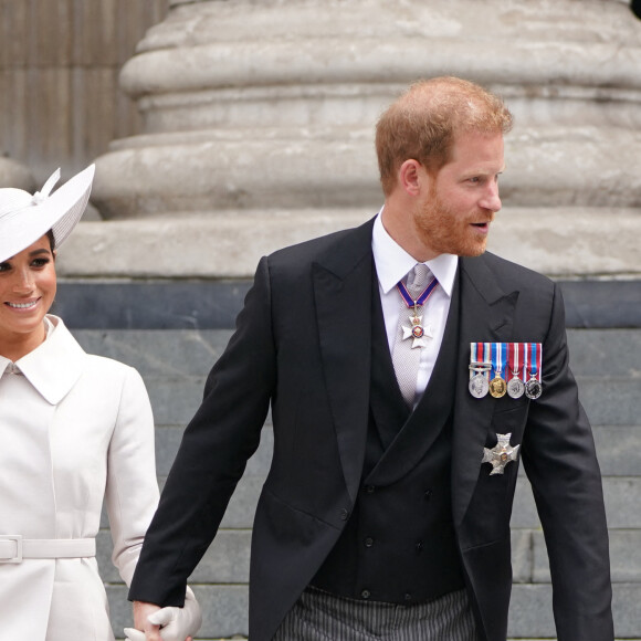 Le prince Harry et Meghan Markle - Les membres de la famille royale et les invités lors de la messe du jubilé, célébrée à la cathédrale Saint-Paul de Londres le 3 juin 2022 