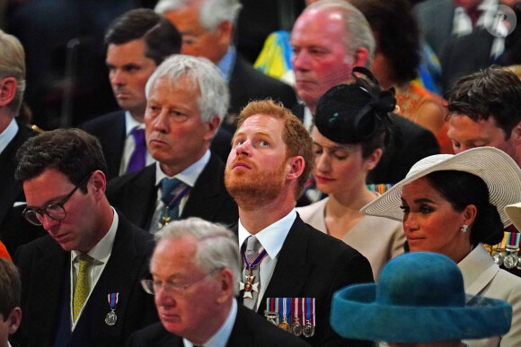 Le prince Harry et Meghan Markle - Les membres de la famille royale et les invités lors de la messe célébrée à la cathédrale Saint-Paul de Londres, dans le cadre du jubilé de platine (70 ans de règne) de la reine Elisabeth II d'Angleterre. Londres, le 3 juin 2022. 