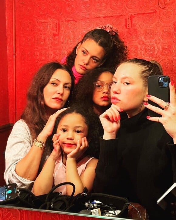 Karole Rocher aime partager des photos de ses filles sur son compte Instagram. @ Instagram / Karole Rocher