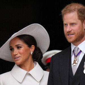 Le prince Harry, duc de Sussex, Meghan Markle, duchesse de Sussex, et Zara Phillips (Zara Tindall) - Les membres de la famille royale et les invités à la sortie de la messe du jubilé, célébrée à la cathédrale Saint-Paul de Londres, Royaume Uni, le 3 juin 2022. 
