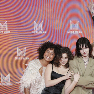 Saül Benchetrit, Paola Locatelli, Andréa Furet, Daphné Burki, Angèle Metzger de la série CHAIR TENDRE - Photocall de la soirée d'ouverture du Festival Séries Mania à Lille. Le 18 mars 2022 © Christophe Aubert via Bestimage