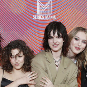 Saül Benchetrit, Paola Locatelli, Andréa Furet, Daphné Burki, Angèle Metzger de la série CHAIR TENDRE - Photocall de la soirée d'ouverture du Festival Séries Mania à Lille. Le 18 mars 2022 © Christophe Aubert via Bestimage