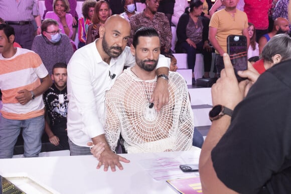 Exclusif - Florian Anselme, Hugo Manos sur le Plateau de l'émission TPMP People présentée par M.Delormeau et diffusée sur C8 le 14 mai 2022, à Paris, France, le 13/05/2022. © Jack Tribeca/Bestimage 