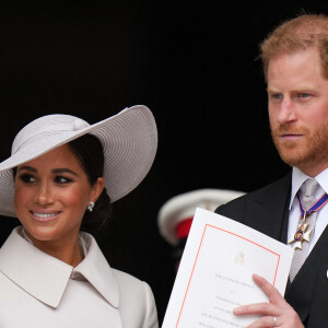 Le prince Harry, duc de Sussex, et Meghan Markle, duchesse de Sussex - Les membres de la famille royale et les invités à la sortie de la messe du jubilé, célébrée à la cathédrale Saint-Paul de Londres, Royaume Uni, le 3 juin 2022. 