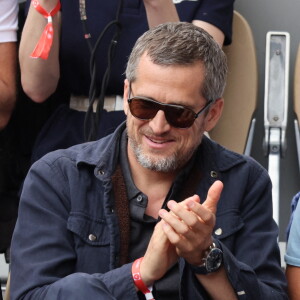 Guillaume Canet dans les tribunes lors des Internationaux de France de Tennis de Roland Garros 2022. Paris, le 5 juin 2022. © Dominique Jacovides/Bestimage