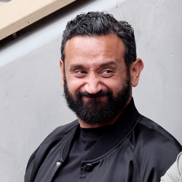 Cyril Hanouna dans les tribunes lors des Internationaux de France de Tennis de Roland Garros 2022. Paris, le 5 juin 2022. © Dominique Jacovides/Bestimage