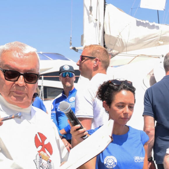 No Tabloïds - Le Prince Albert II de Monaco et ses enfants, le prince Jacques et la princesse Gabriella de Monaco - Cap Optimist en association avec la fondation princesse Charlène départ du port de Monaco pour une traversée jusqu'à Athènes en relais les Waterwoman pour un defi mondial caritatif inédit au profit des enfants vulnérables qui combattent le cancer Stéphanie Barneix, Emmanuelle Bescheron, Margot Calvet, Alexandra Lux, Marie Goyeneche, et Itziar Abascal. © Jean-Charles Vinaj/Pool Monaco/Bestimage