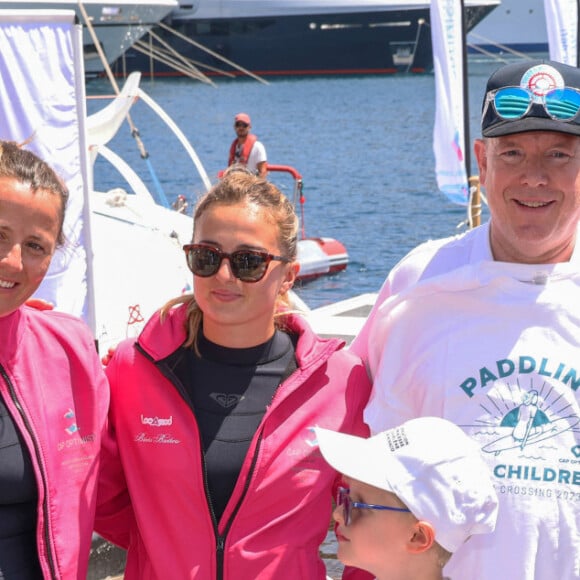 No Tabloïds - Le Prince Albert II de Monaco et ses enfants, le prince Jacques et la princesse Gabriella de Monaco - Cap Optimist en association avec la fondation princesse Charlène départ du port de Monaco pour une traversée jusqu'à Athènes en relais les Waterwoman pour un defi mondial caritatif inédit au profit des enfants vulnérables qui combattent le cancer Stéphanie Barneix, Emmanuelle Bescheron, Margot Calvet, Alexandra Lux, Marie Goyeneche, et Itziar Abascal. © Jean-Charles Vinaj/Pool Monaco/Bestimage