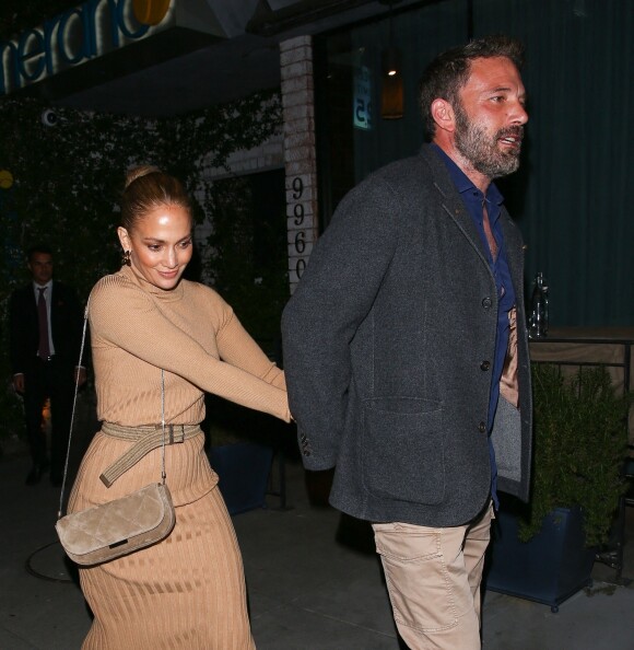 Jennifer Lopez et son fiancé Ben Affleck ont dîné au restaurant Nerano à Beverly Hills le 24 mai 2022.
