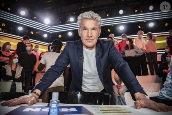 Benjamin Castaldi - Sur le plateau de l'émission TPMP (Touche Pas à Mon Poste) présentée en direct par C.Hanouna le 08/02/22 en direct sur C8 - Paris le 08/02/22 © Jack Tribeca / Bestimage 