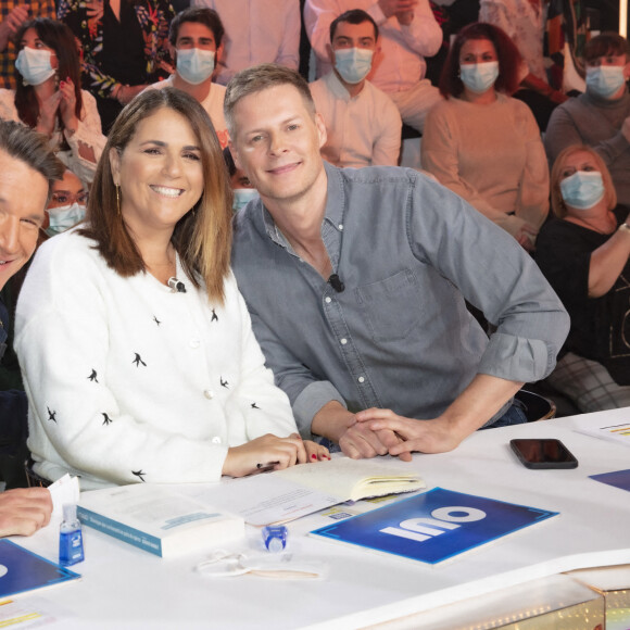 Benjamin Castaldi, Valérie Bénaïm, Matthieu Delormeau - Emission TPMP (Touche Pas à Mon Poste) présentée en direct par C.Hanouna le 24/01/22 en direct sur C8 - Paris le 24/01/22 © Jack Tribeca / Bestimage 