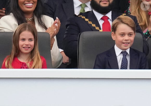 La princesse Charlotte, le prince George - La famille royale d'Angleterre au concert du jubilé de platine de la reine d'Angleterre au palais de Buckingham à Londres. Le 4 juin 2022 