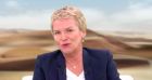 Elise Lucet critiquant les chaînes d'info en continue lors de l'émission Revu sur France 5