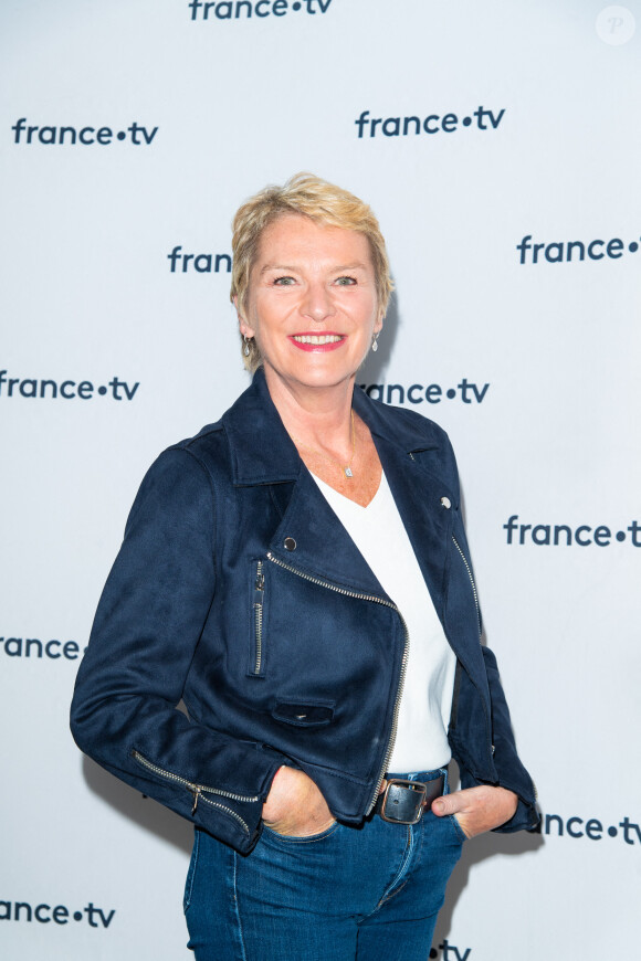 Élise Lucet lors du photocall dans le cadre de la conférence de presse de France Télévisions au Pavillon Gabriel à Paris, France, le 24 août 2021