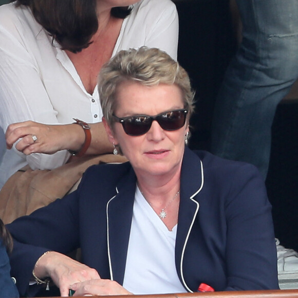 Elise Lucet dans les tribunes des Internationaux de France de Tennis de Roland Garros à Paris. Le 9 juin 2018