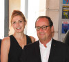Julie Gayet (productrice du film "Les Joueuses") et son compagnon François Hollande - François Hollande croise les acteurs du film "Les Joueuses" au restaurant "Chez Paul" en marge du Festival du film Francophone d'Angoulême 2020 le 1er septembre 2020