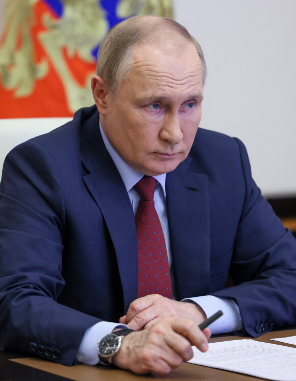Vladimir Poutine en video-conférence depuis sa résidence Novo-Ogaryovo. Le 1er juin 2022 