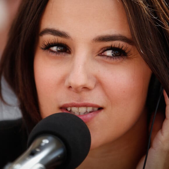 Exclusif - Alizée a participé à la dernière journée de la 9ème édition de l'association 'La Marie Do' à Ajaccio en tant que marraine le 11 octobre 2015. Elle est venue soutenir cette association de lutte contre le cancer. La chanteuse insulaire a tenu à faire le tour des animations, elle a notamment joué avec les nombreux enfants et elle a apporté son soutien à tous les bénévoles et à la famille de Marie-Do. Alizée a également participé au défilé de mode en compagnie de sa fille Annily avant de clôturer la journée avec la chorale et le fameux lâcher de ballons. C'est en 2007 que l'association est crée pour honorer la mémoire d'une employée d'Air Corsica, Marie-Dominique Versini, qui a lutté avec courage avant d'être emportée à l'âge de 35 ans par un mélanome. La Direction d'Air Corsica répond alors favorablement au projet porté par des salariés désireux d'honorer la mémoire de leur collègue en créant une association éponyme. Au-delà de cet hommage, la volonté des bénévoles de l'association, est aussi d'envoyer un message fort à tous ceux qui, de près ou de loin, sont touchés par le cancer en leur apportant un témoignage d'affection et des soutiens concrets lors de leur parcours contre la maladie : aides financières, investissements de confort dans les hôpitaux / clinique en Corse et les maisons d'accueil sur le continent pour des familles obligées de partir pour des soins, des équipements chirurgicaux et des projets de recherche Crédit obligatoire © Photos Olivier Huitel / Crystal / Bestimage