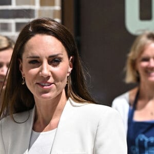 Catherine (Kate) Middleton, duchesse de Cambridge, quitte le centre "Little Village" à Londres, le 8 juin 2022.