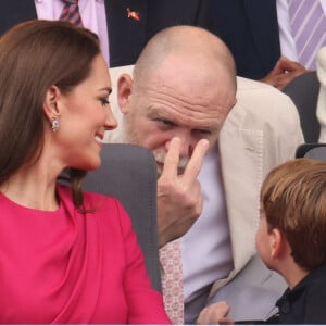 Kate Catherine Middleton, duchesse de Cambridge, Mike Tindall, le prince Louis - La famille royale d'Angleterre lors de la parade devant le palais de Buckingham, à l'occasion du jubilé de la reine d'Angleterre