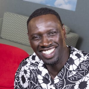 Interview de Omar Sy par A.Trapenard pour Brut lors du 75ème Festival International du Film de Cannes, France, le 19 mai 2022. © Jack Tribeca/Bestimage 